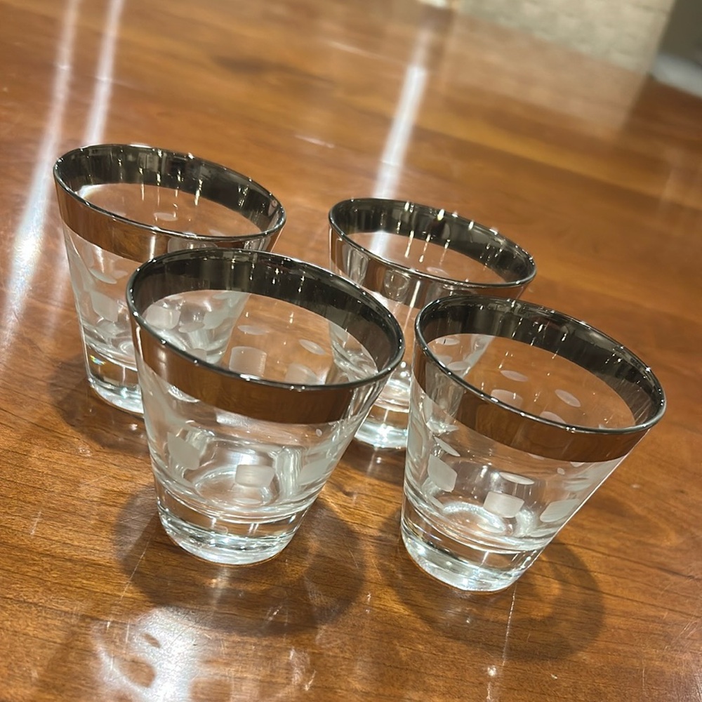 Silver Rimmed MCM Cocktail glasses - Picture 3 of 6